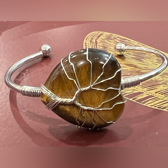 NWOT Tiger eye gemstone, stunning bracelet. Slightly adjustable. - Picture 9 of 16